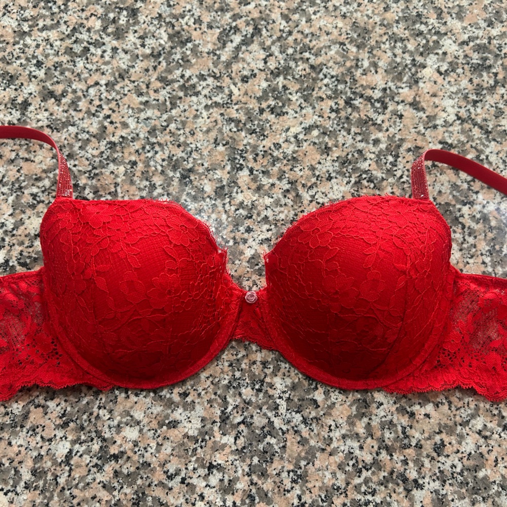 Never worn bra!
Sexy straps!
Dream Angels
